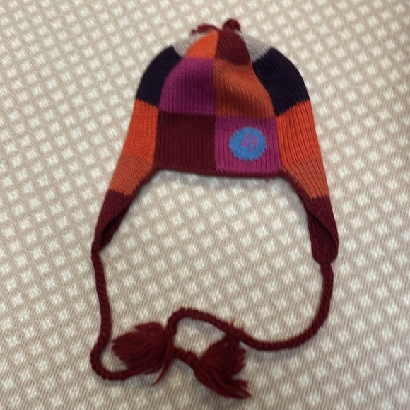 Lulu Guinness matching hat and scarf set.  Super cozy warm and adorable. - Picture 6 of 6